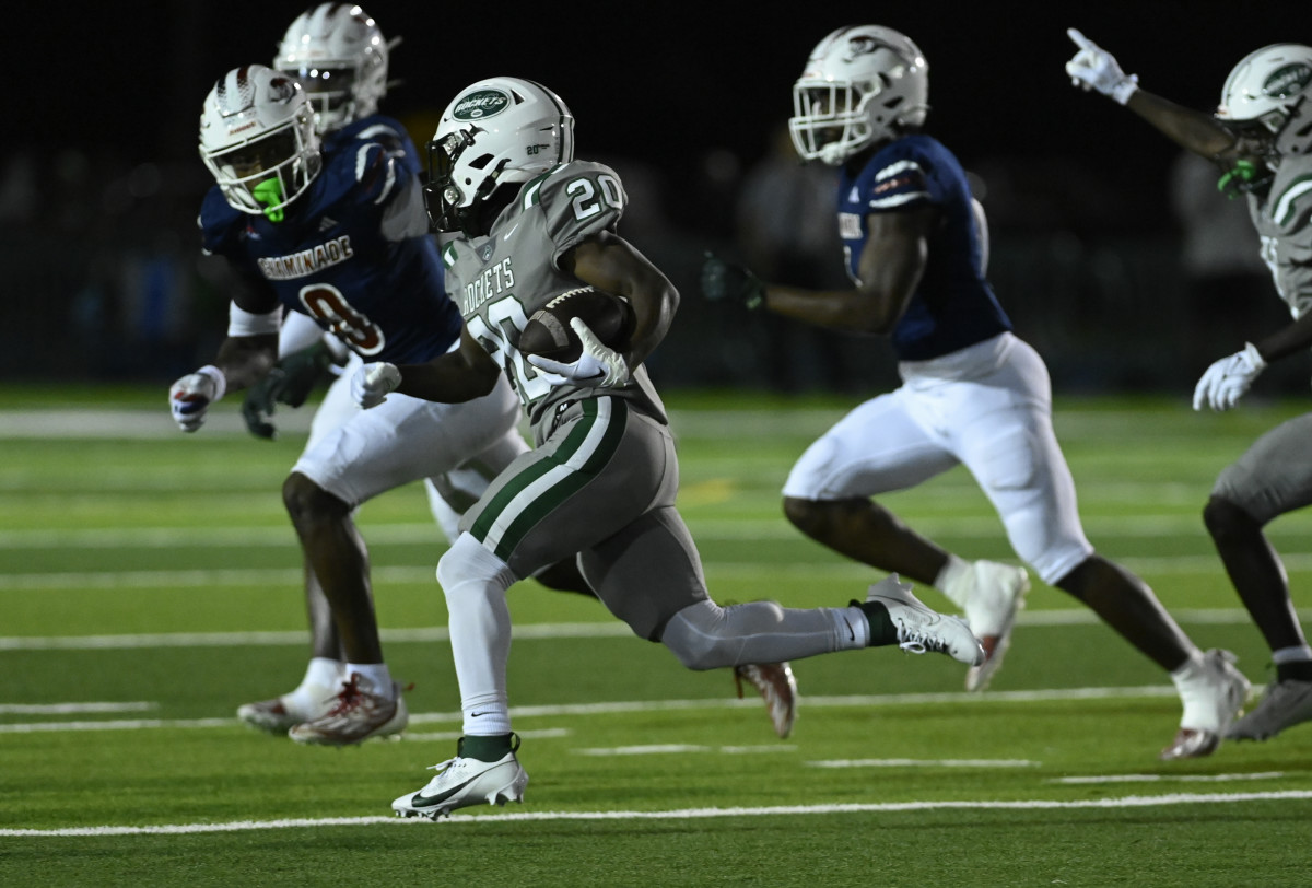 Chaminade-Madonna vs Miami Central Football - Robson Lopes - 08-26-20231053