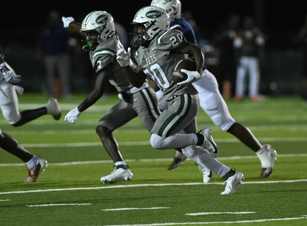 Chaminade-Madonna vs Miami Central Football - Robson Lopes - 08-26-20231055