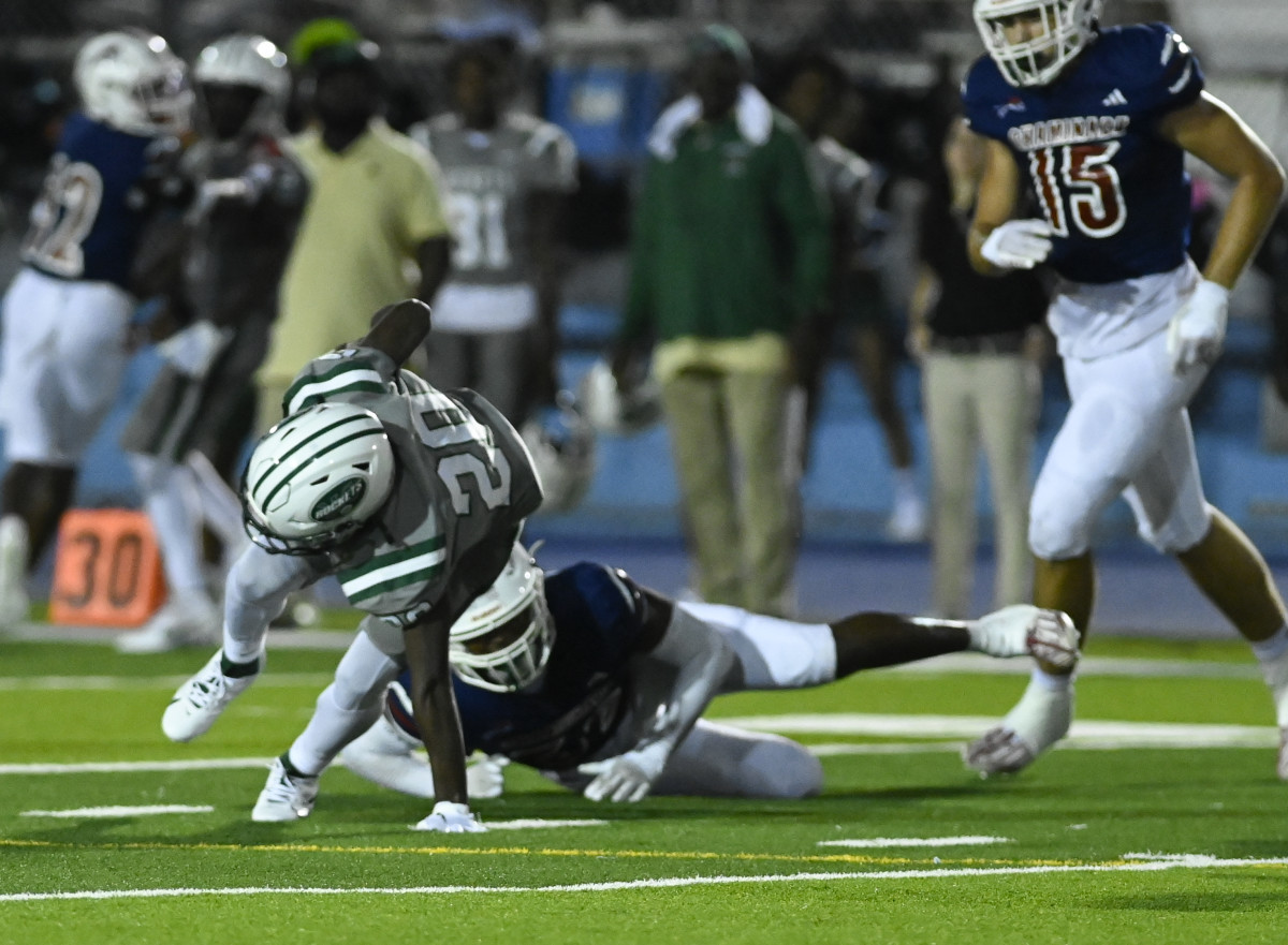 Chaminade-Madonna vs Miami Central Football - Robson Lopes - 08-26-20231061