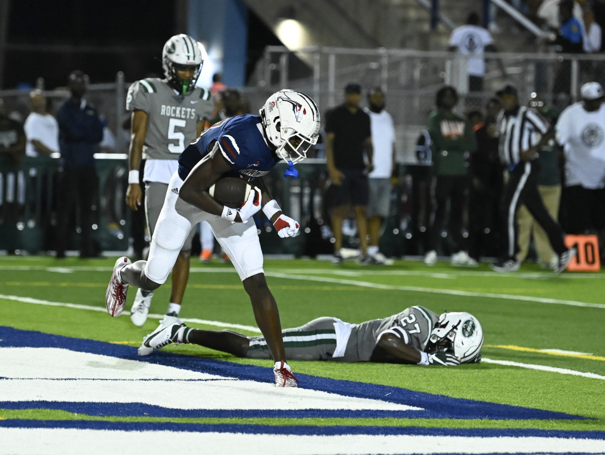 Chaminade-Madonna vs Miami Central Football - Robson Lopes - 08-26-20231074