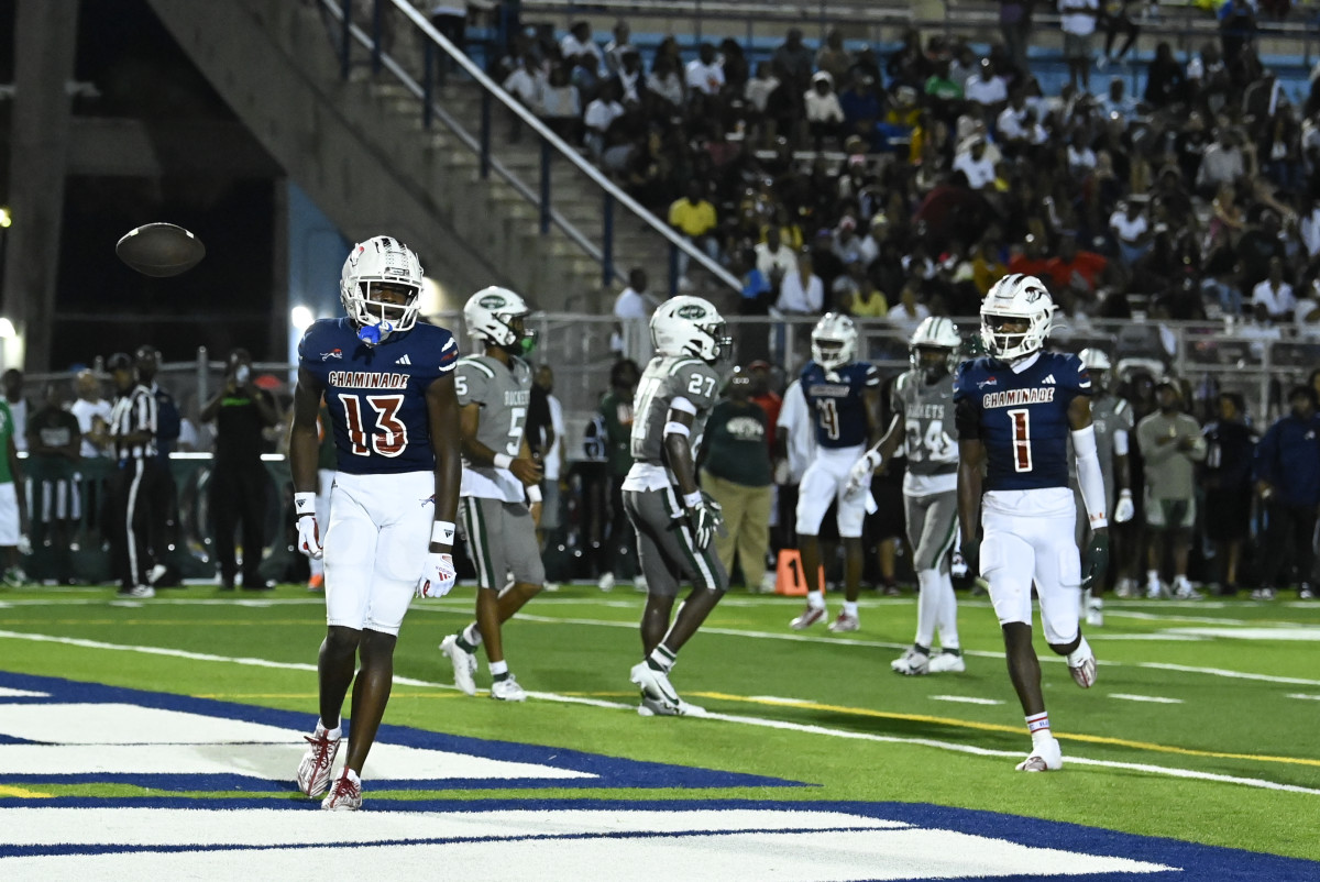 Chaminade-Madonna vs Miami Central Football - Robson Lopes - 08-26-20231073