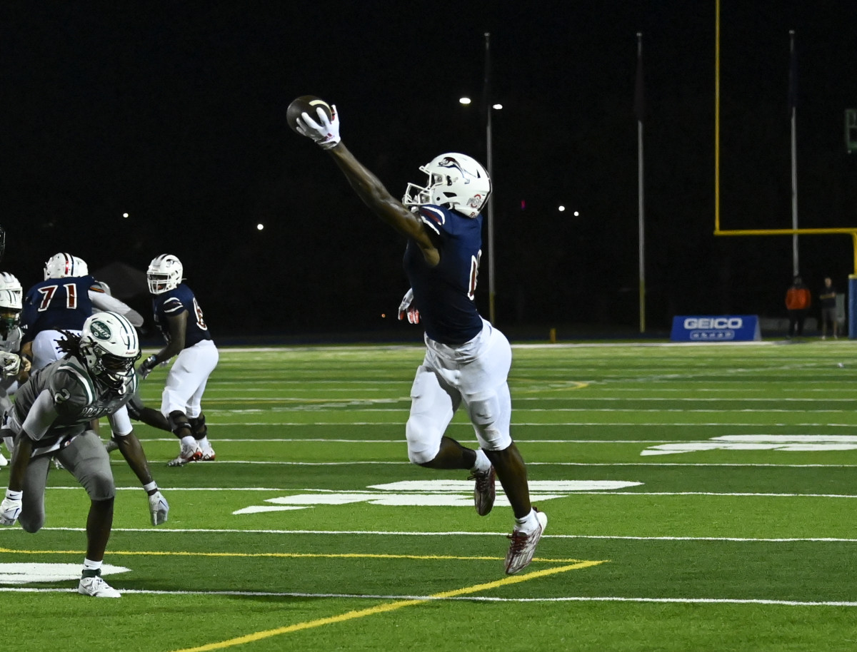 Chaminade-Madonna vs Miami Central Football - Robson Lopes - 08-26-20231089