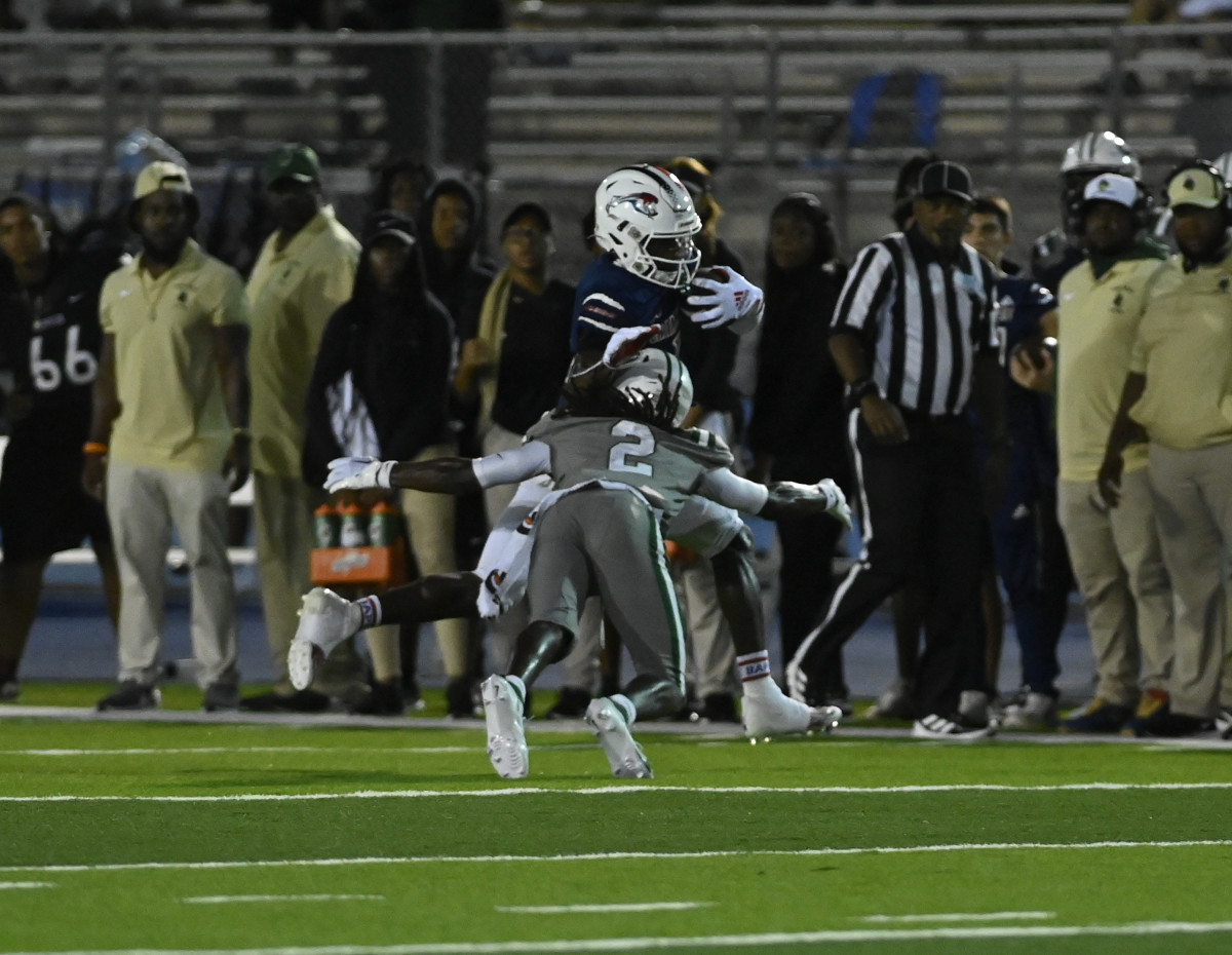 Chaminade-Madonna vs Miami Central Football - Robson Lopes - 08-26-20231108