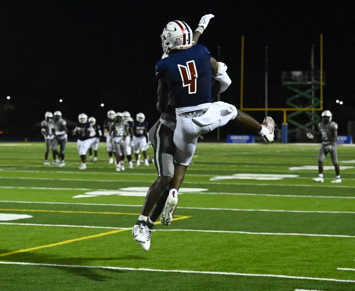 Chaminade-Madonna vs Miami Central Football - Robson Lopes - 08-26-20231106