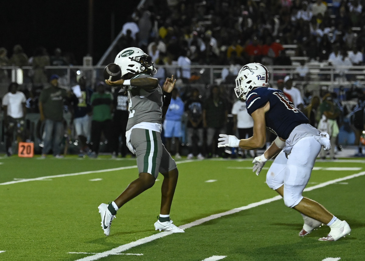 Chaminade-Madonna vs Miami Central Football - Robson Lopes - 08-26-20231112