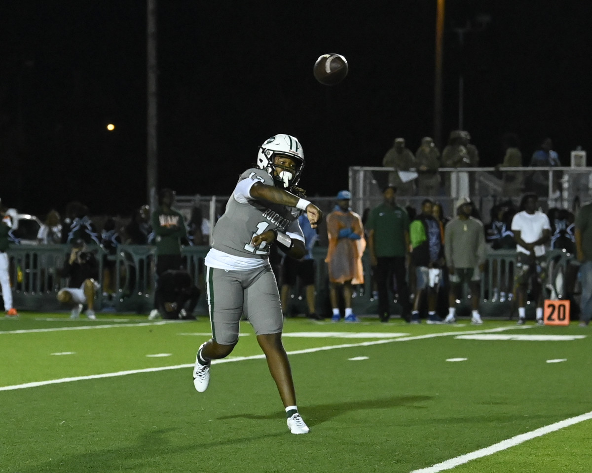 Chaminade-Madonna vs Miami Central Football - Robson Lopes - 08-26-20231114