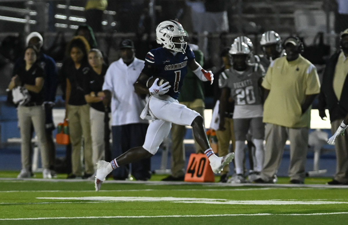 Chaminade-Madonna vs Miami Central Football - Robson Lopes - 08-26-20231109