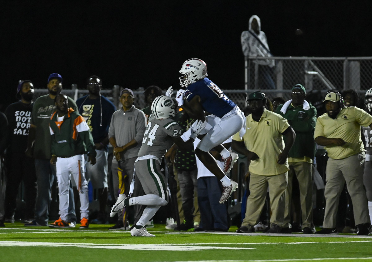 Chaminade-Madonna vs Miami Central Football - Robson Lopes - 08-26-20231123