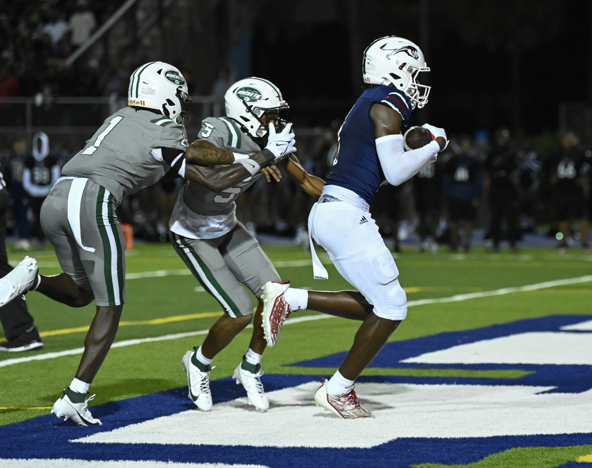 Chaminade-Madonna vs Miami Central Football - Robson Lopes - 08-26-20231141