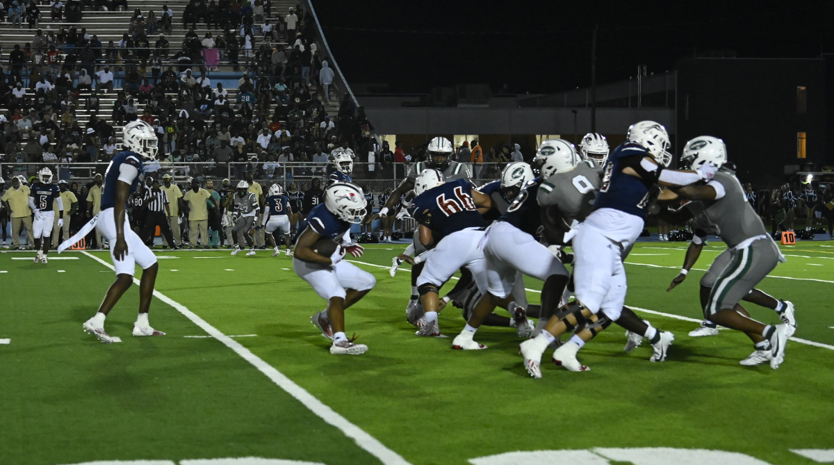 Chaminade-Madonna vs Miami Central Football - Robson Lopes - 08-26-20231149