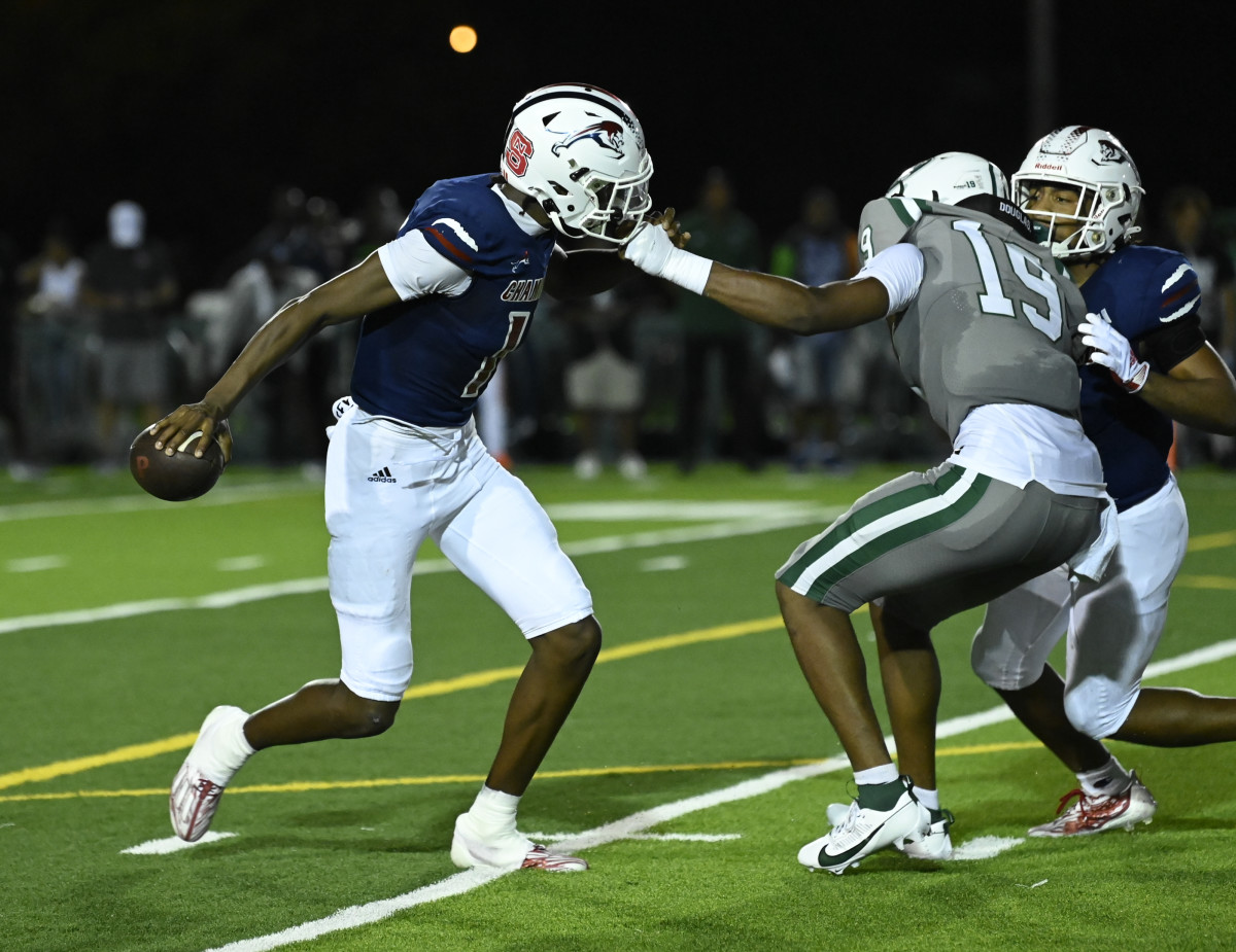 Chaminade-Madonna vs Miami Central Football - Robson Lopes - 08-26-20231170