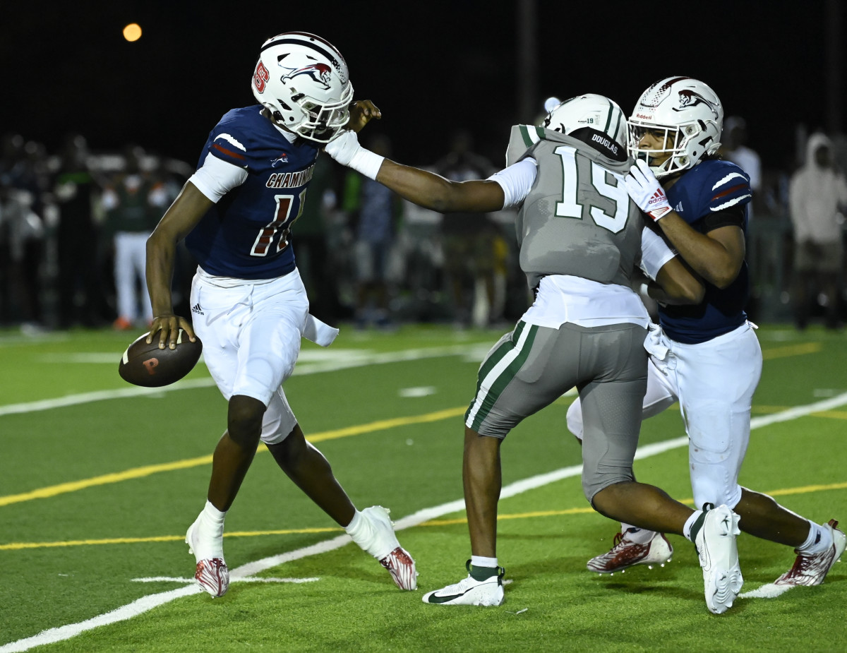 Chaminade-Madonna vs Miami Central Football - Robson Lopes - 08-26-20231171