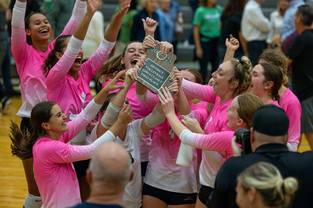 Lafayette Marquette Missouri girls volleyball 10-24-23 Nate Latsch 24013