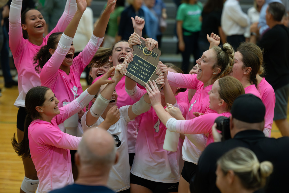 Lafayette Marquette Missouri girls volleyball 10-24-23 Nate Latsch 24014