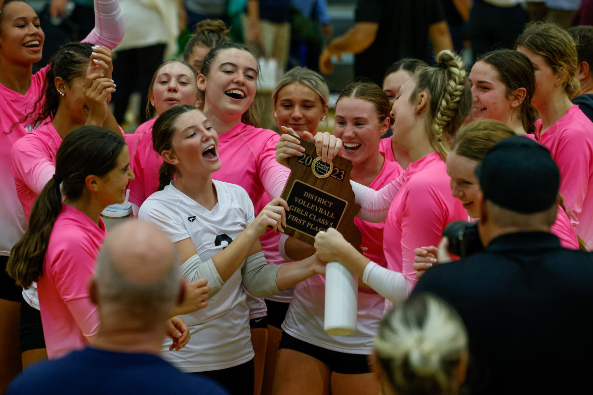 Lafayette Marquette Missouri girls volleyball 10-24-23 Nate Latsch 24018