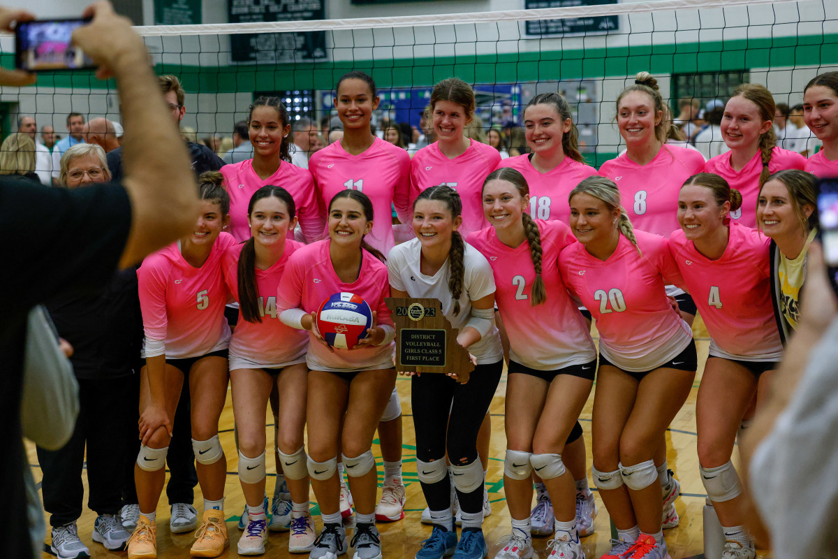 Lafayette Marquette Missouri girls volleyball 10-24-23 Nate Latsch 24019