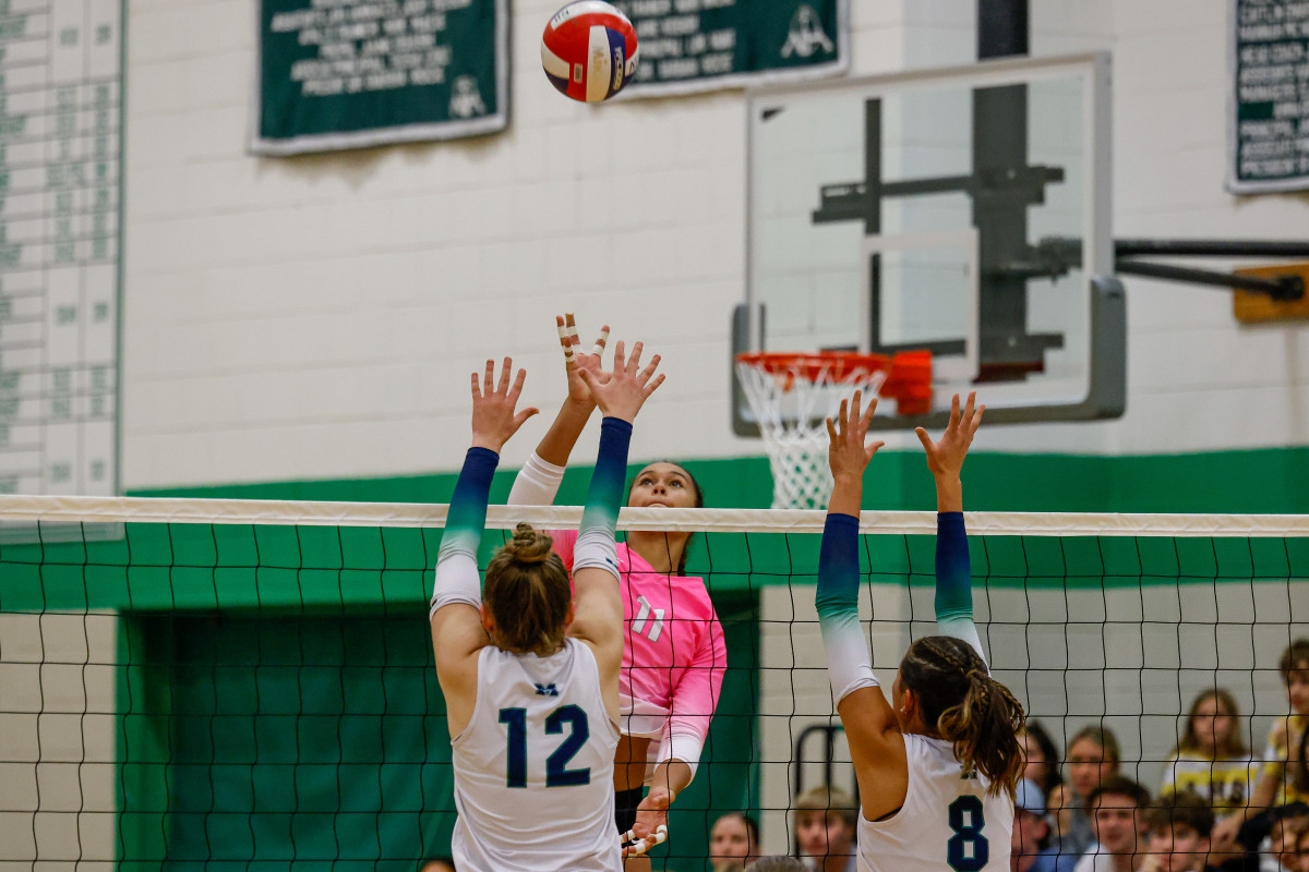 Lafayette Marquette Missouri girls volleyball 10-24-23 Nate Latsch 23947