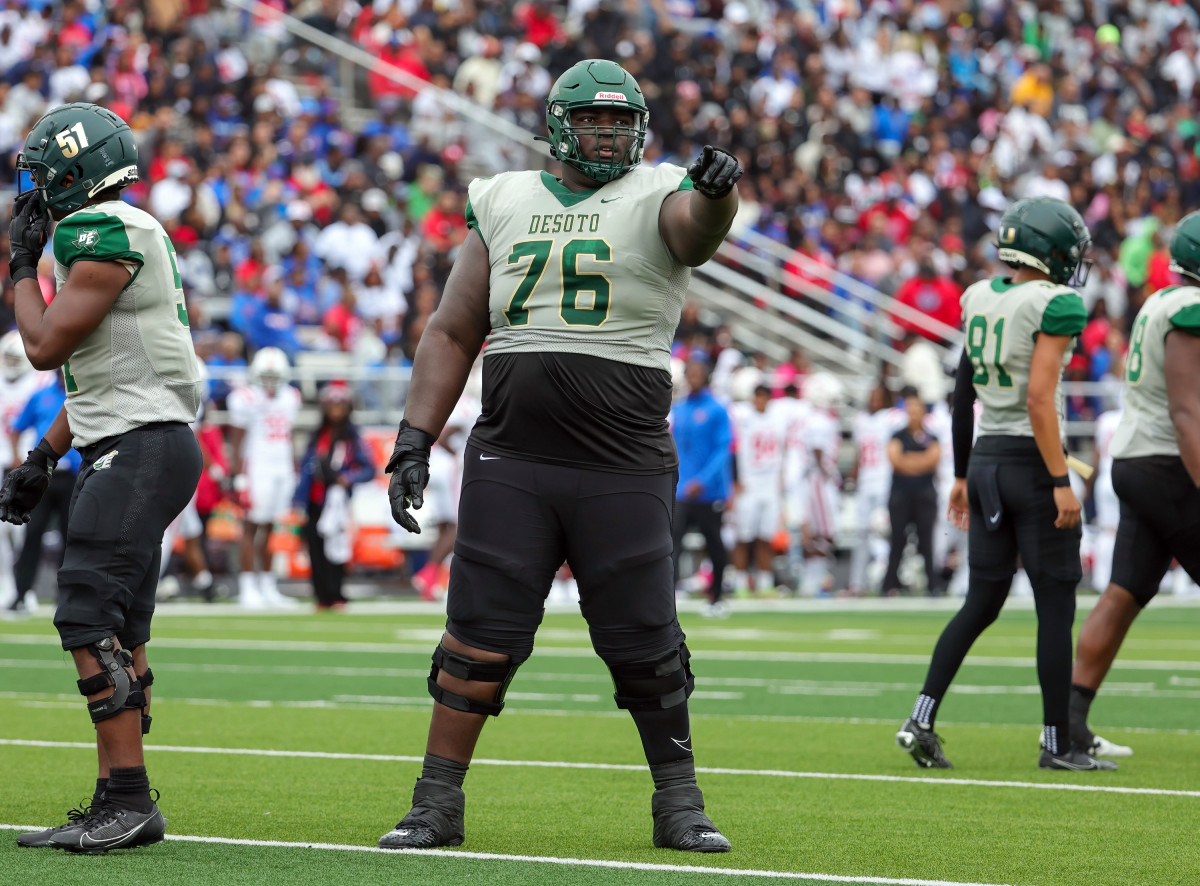 Look: Desoto (texas) Lineman Byron Washington's Junior Year In Pictures 