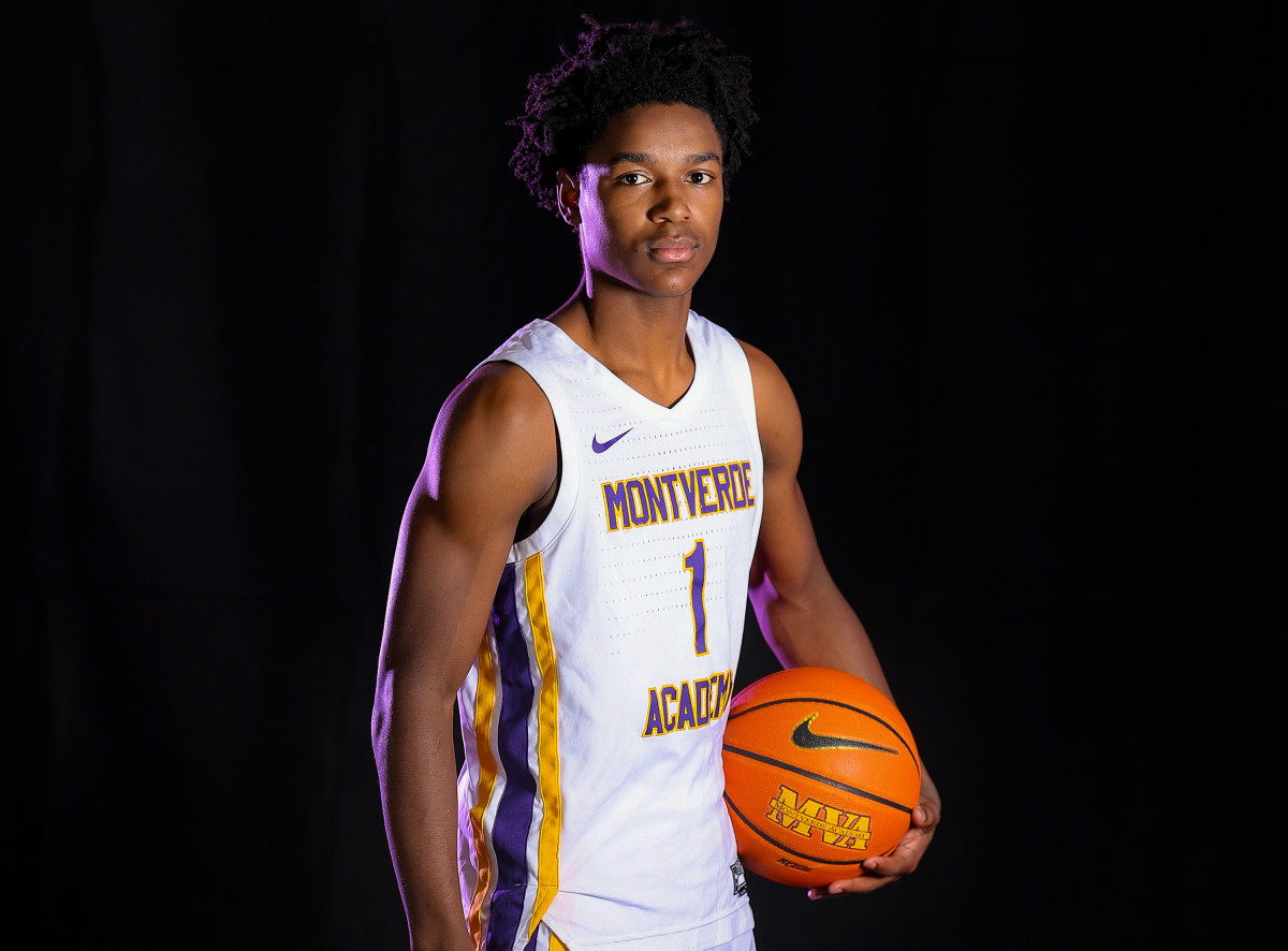 Robert Wright runs the point for superstar-laden Montverde Academy.