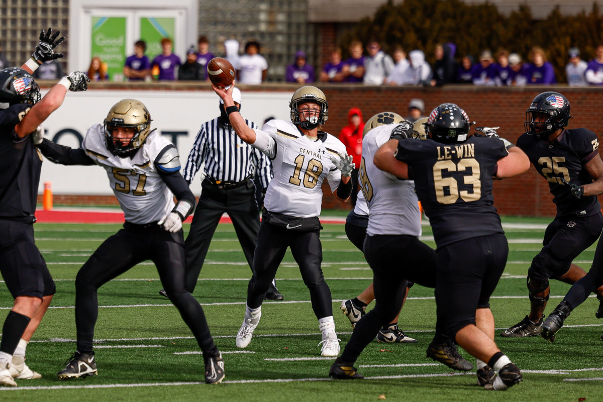 Camp Point Central Lena-Winslow Illinois 1A football November 24 2023 Nate Latsch 24176