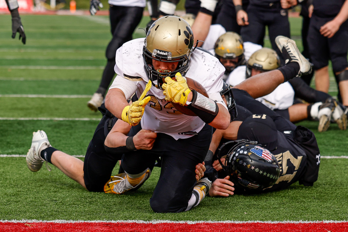 Camp Point Central Lena-Winslow Illinois 1A football November 24 2023 Nate Latsch 24198