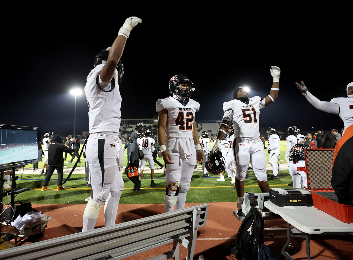 Pittsburg 37, San Ramon Valley 21 NCS D1 title by Dennis Lee 11-24-2023112420232 (3)