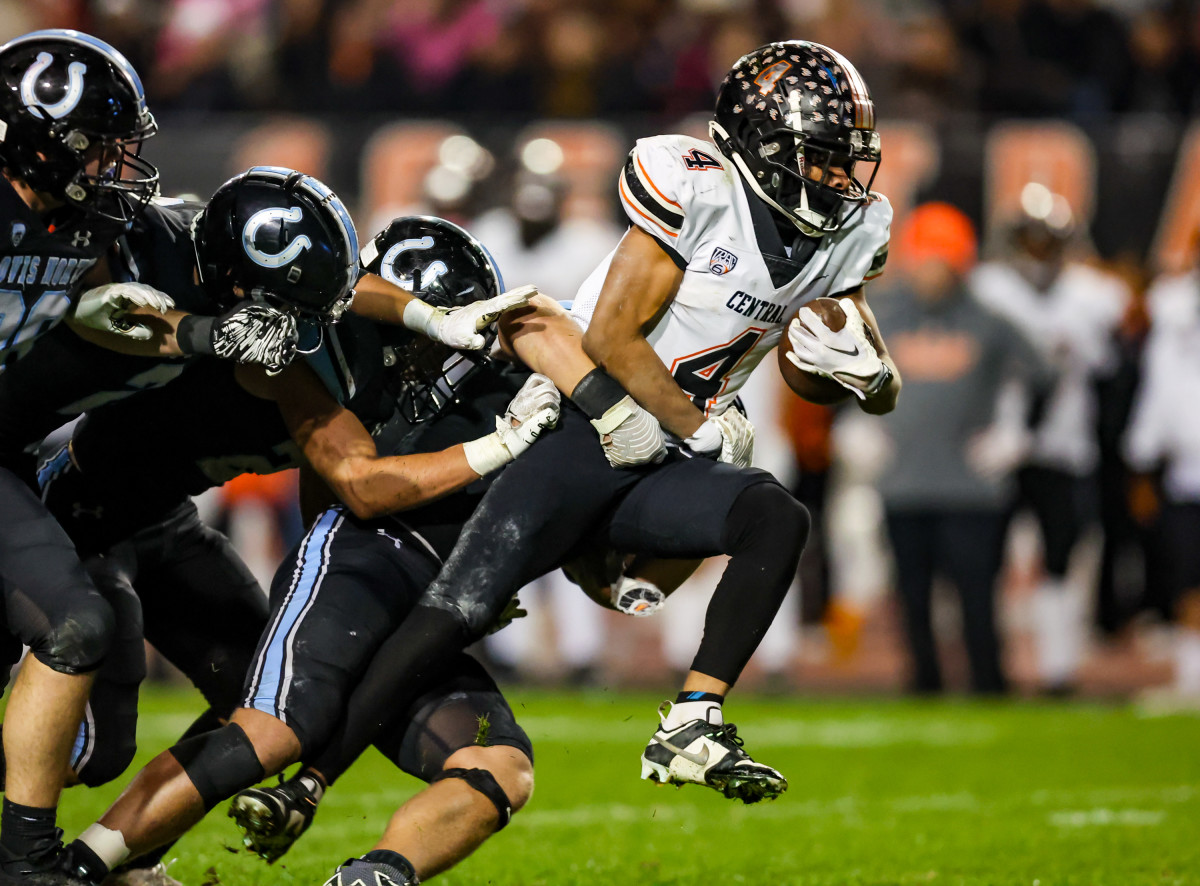 Clovis North 24, Central 14 CS D1 title game photos by Bobby Medellin 11-24-2023112420239