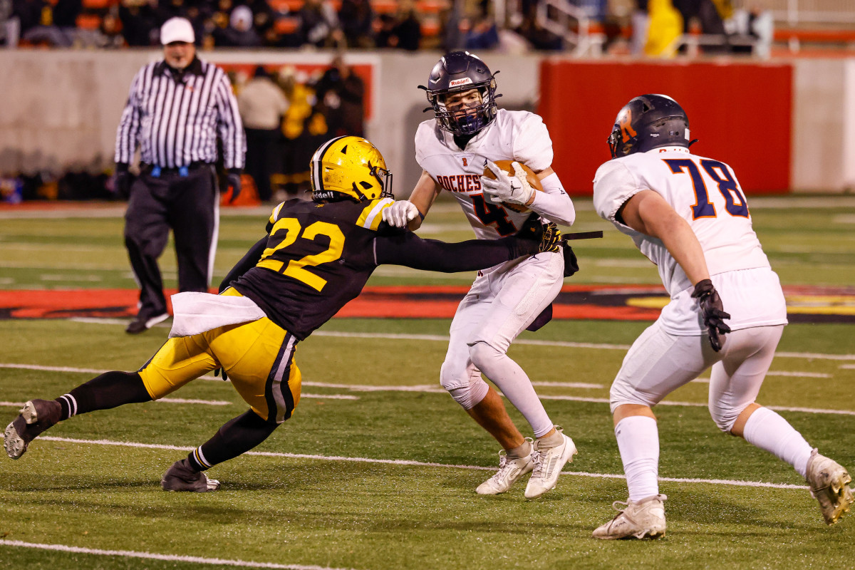 Rochester St. Laurence Illinois 4A football November 24 2023 Nate Latsch 24674