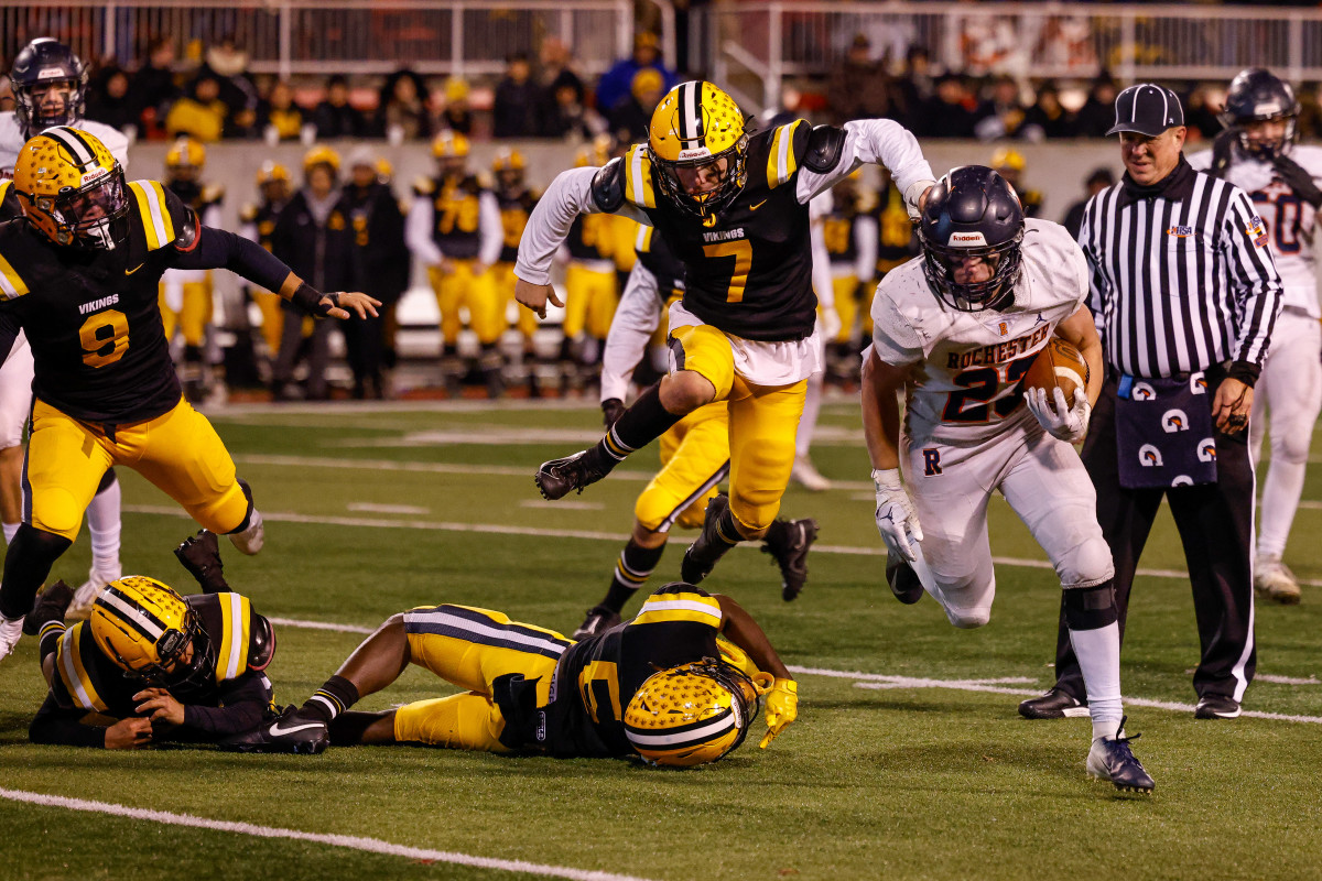 Rochester St. Laurence Illinois 4A football November 24 2023 Nate Latsch 24677