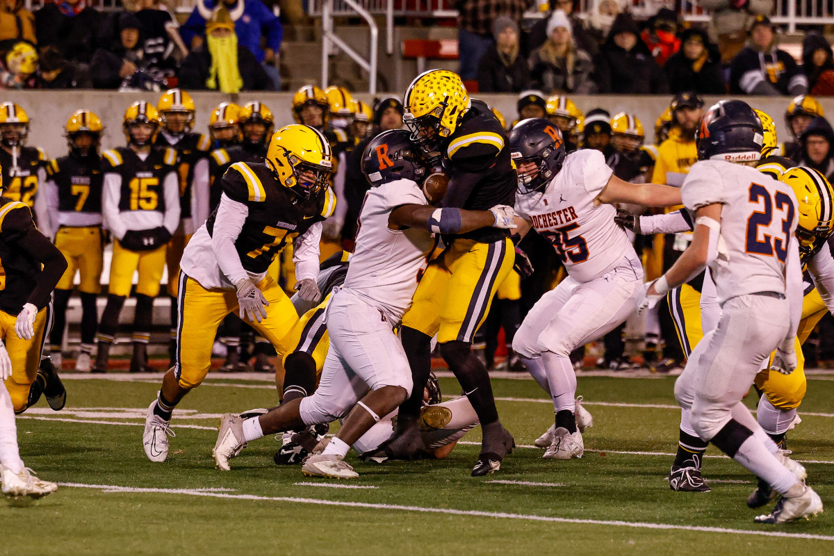 Rochester St. Laurence Illinois 4A football November 24 2023 Nate Latsch 24716