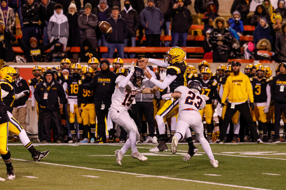 Rochester St. Laurence Illinois 4A football November 24 2023 Nate Latsch 24718