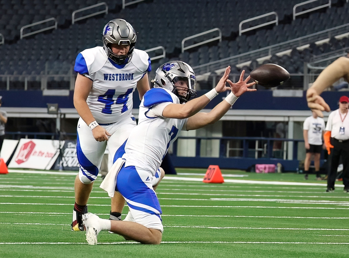 Gordon vs Westbrook UIL 1-A Six-Man Division 1 December 13, 2023 Photo-Tommy Hays59