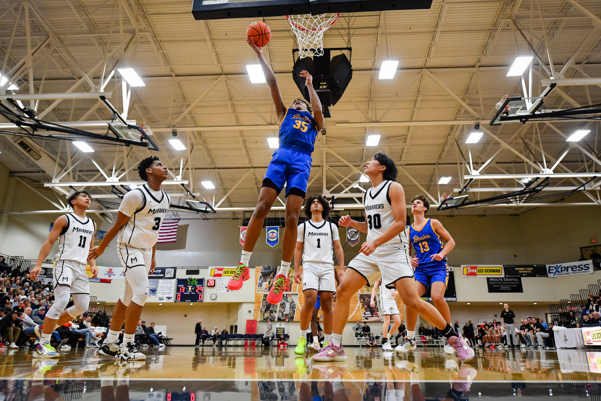 Barlow Mountainside boys basketball Les Schwab Invitational game December 26 2023 Naji Saker-36