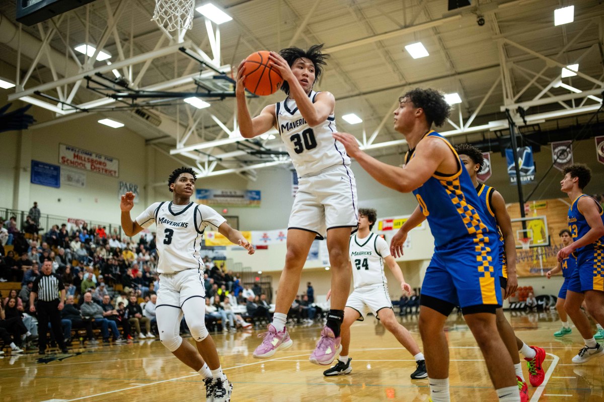 Barlow Mountainside boys basketball Les Schwab Invitational game December 26 2023 Naji Saker-45