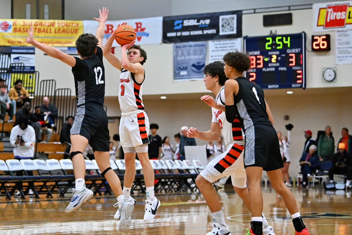 Beaverton Tualatin boys basketball Les Schwab Invitational December 26 2023 Leon Neuschwander 20