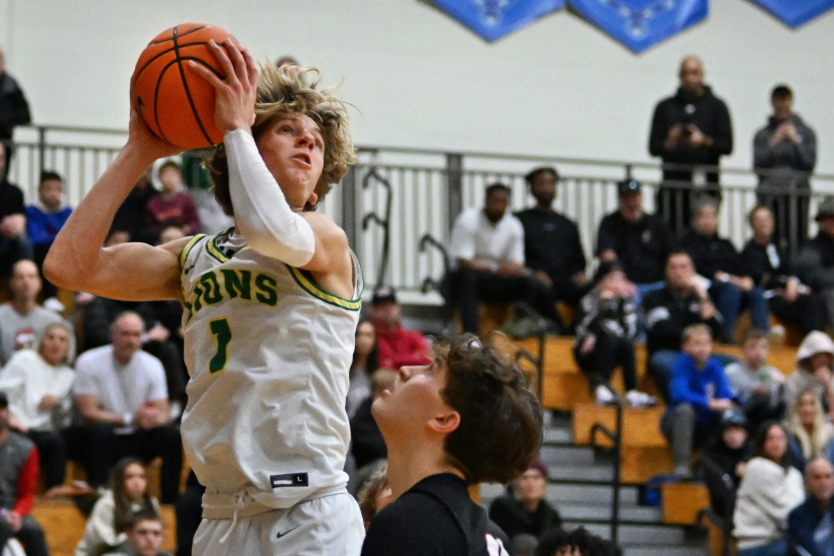 a West Linn Mt. Spokane boys basketball Les Schwab Invitational December 27 2023 Leon Neuschwander 52