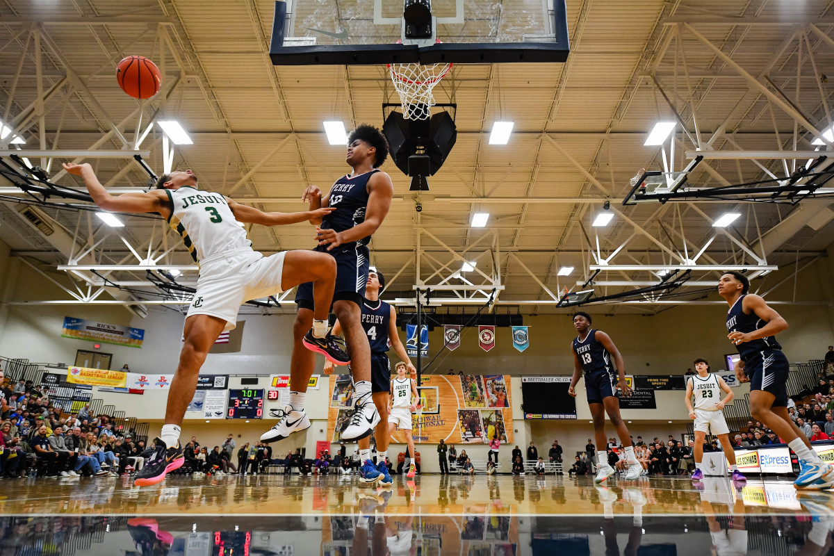 Jesuit Perry boys basketball Les Schwab Invitational December 26 2023 Naji Saker-15