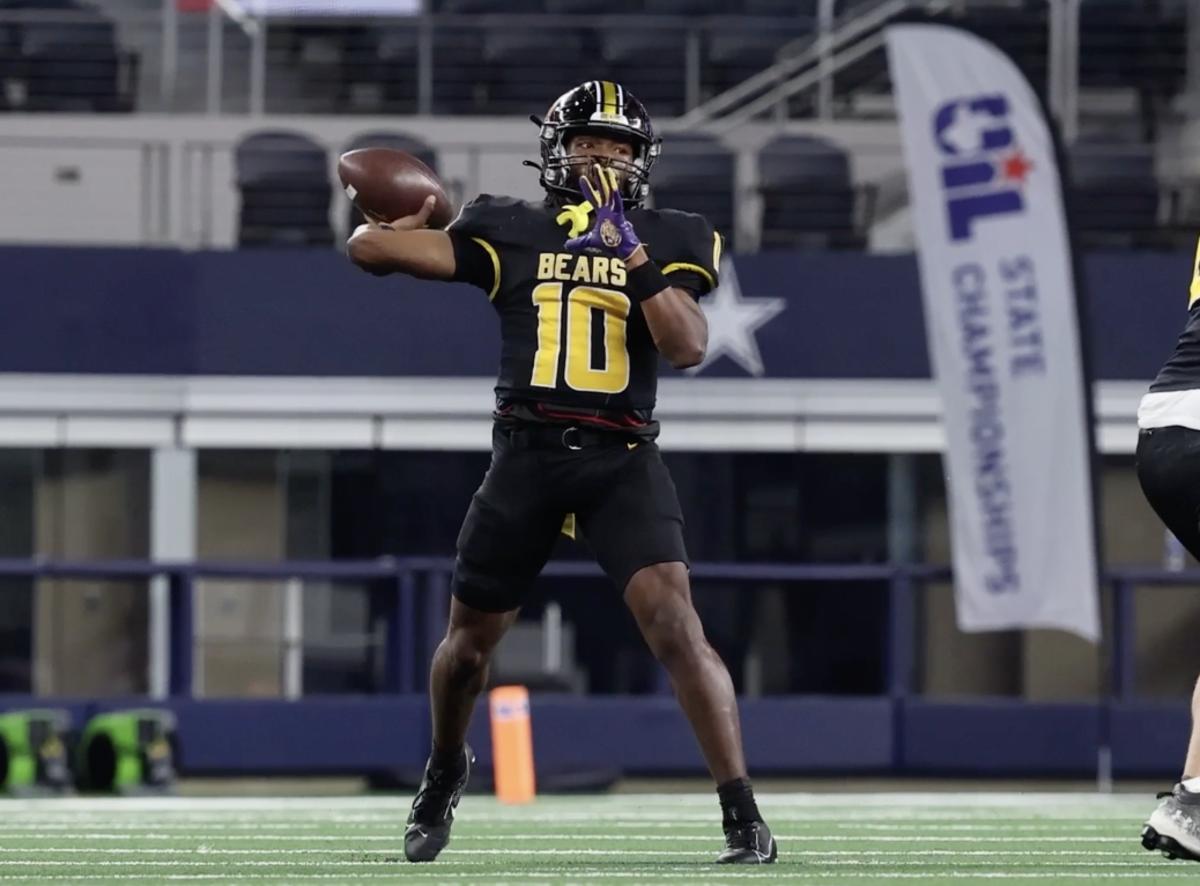 Timpson's Terry Bussey throws a pass during a record-breaking UIL Class 2A state championship showing in December. 