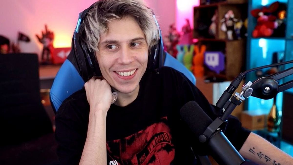 Rubius chatting on stream