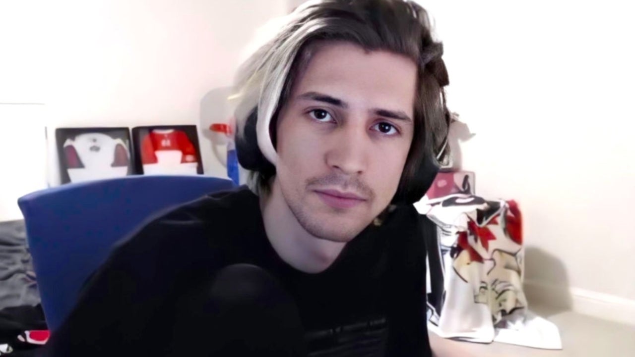 xQc headshot during a stream