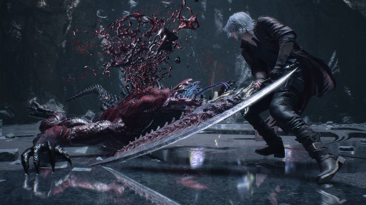 Devil May Cry 5 Dante slicin a lizard-like demon